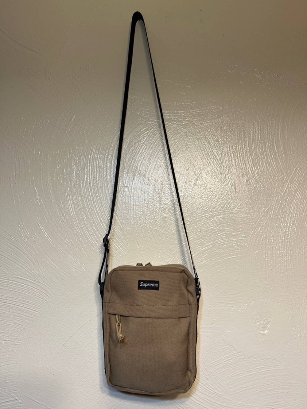 SS 18 Supreme crossbody bag